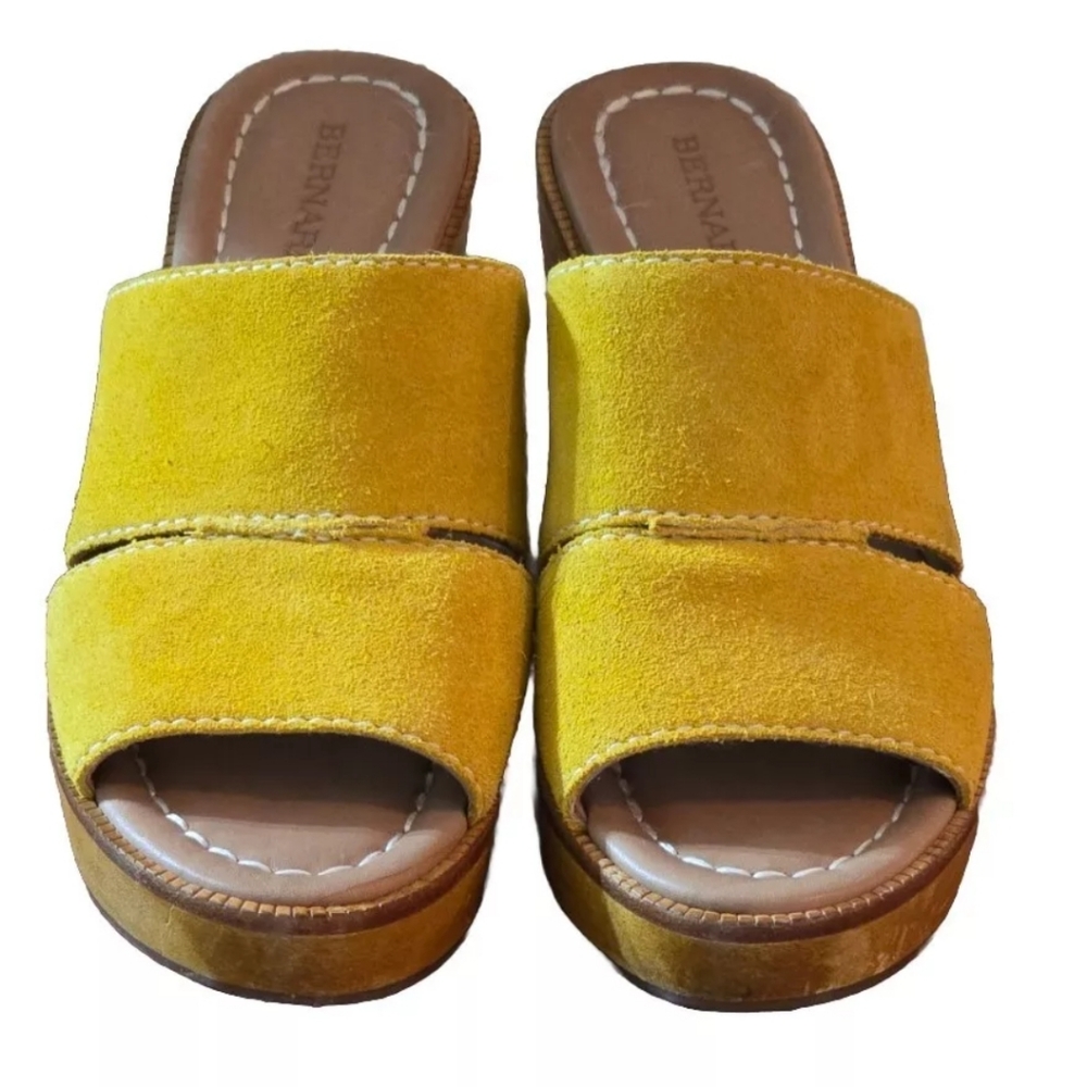 Bernardo Women's Kara Suede Wedge Slip-On Sandals Yellow Sz 7.5M